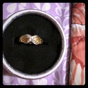 10k diamond ring size 6-7